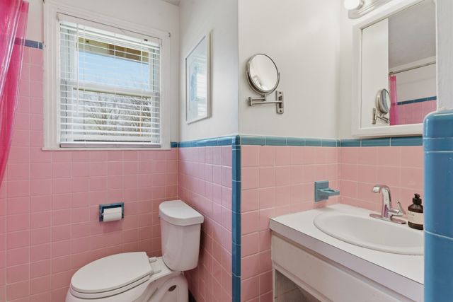 2835 Twin Lawn Dr, Nashville, TN 37214