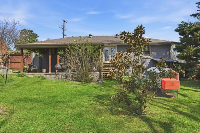 2835 Twin Lawn Dr, Nashville, TN 37214