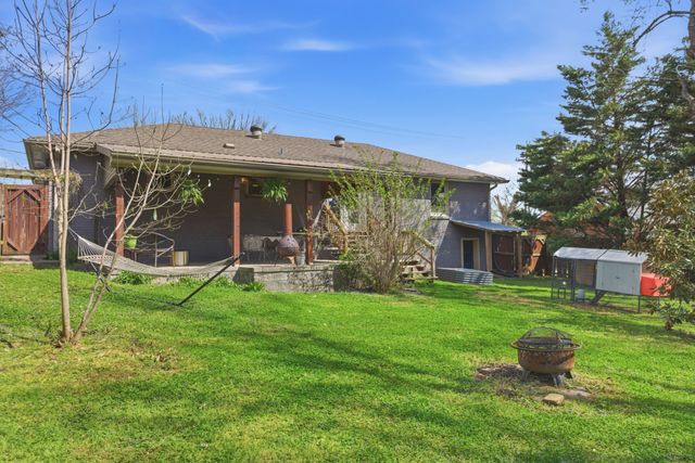 2835 Twin Lawn Dr, Nashville, TN 37214