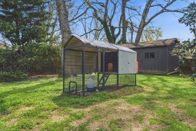 2835 Twin Lawn Dr, Nashville, TN 37214