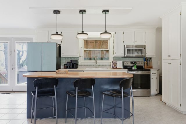 2835 Twin Lawn Dr, Nashville, TN 37214