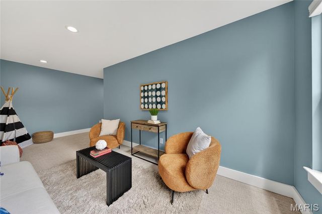 651 W Adams Avenue, Kirkwood, MO 63122