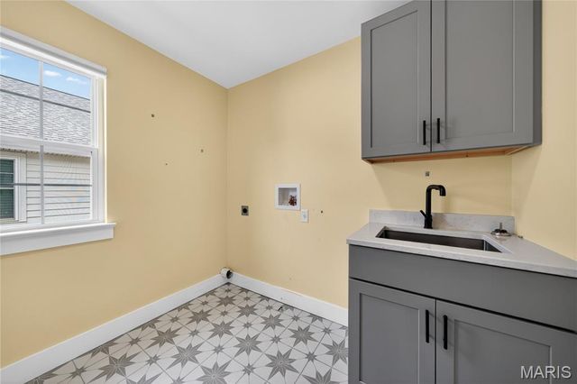 651 W Adams Avenue, Kirkwood, MO 63122