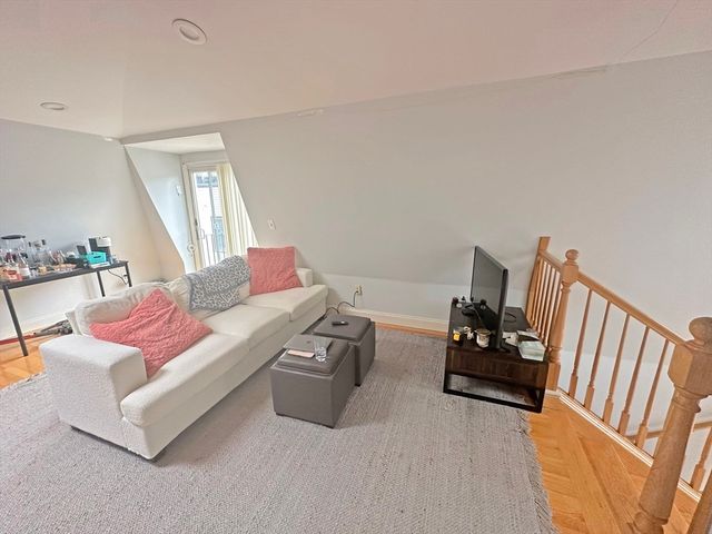 550 E 3rd St, Boston, MA 02127