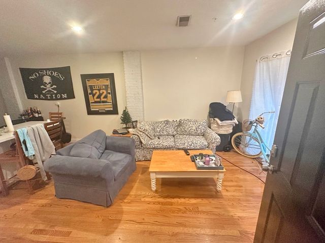 550 E 3rd St, Boston, MA 02127