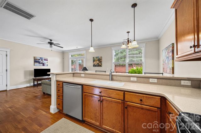 718 Kingsley Way, Belmont, NC 28012