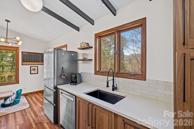 39 Spooks Branch Extension, Asheville, NC 28804