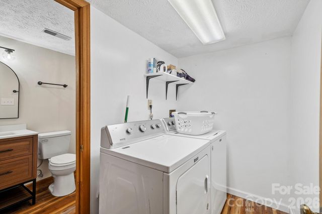 39 Spooks Branch Extension, Asheville, NC 28804