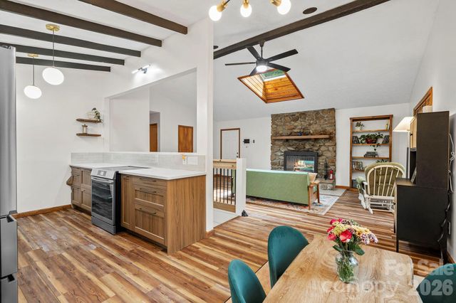 39 Spooks Branch Extension, Asheville, NC 28804