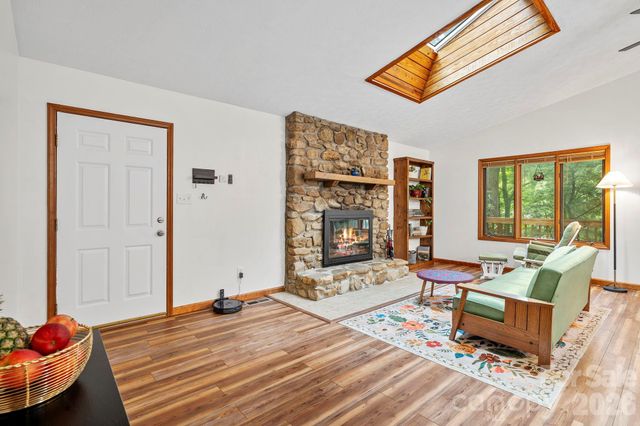 39 Spooks Branch Extension, Asheville, NC 28804