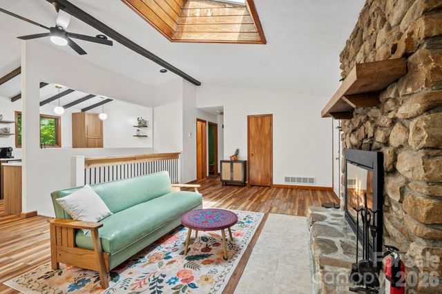 39 Spooks Branch Extension, Asheville, NC 28804