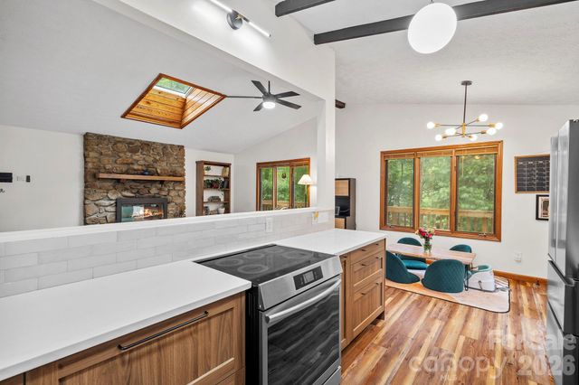 39 Spooks Branch Extension, Asheville, NC 28804