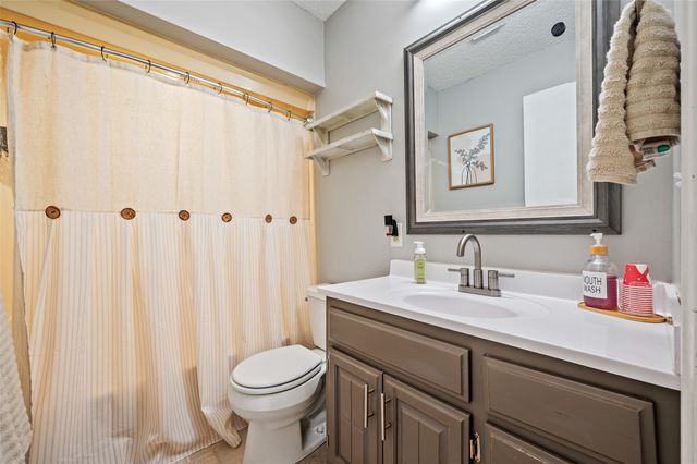 4012 Bowdoin Street, Des Moines, IA 50313