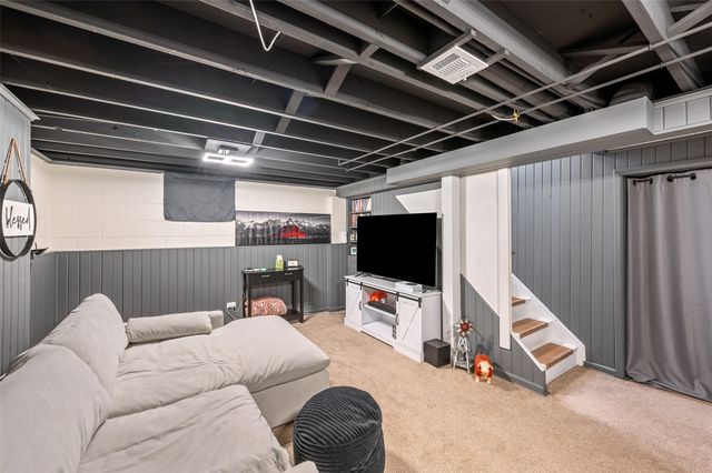 4012 Bowdoin Street, Des Moines, IA 50313