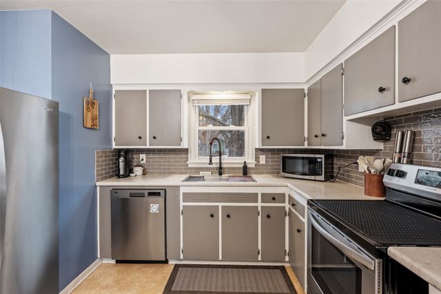 4012 Bowdoin Street, Des Moines, IA 50313