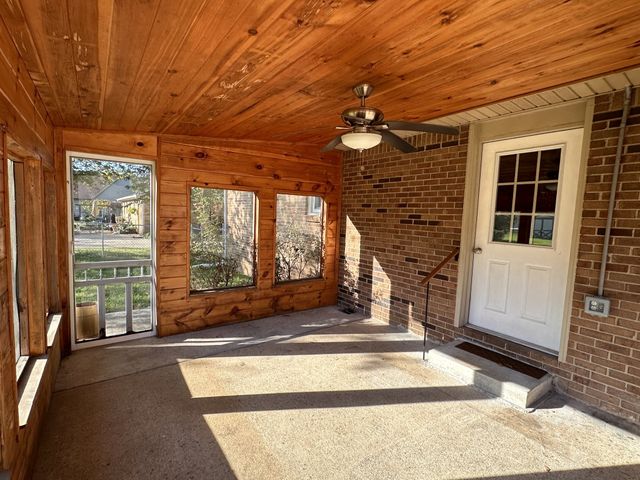 305 Welchwood Dr, Clarksville, TN 37040