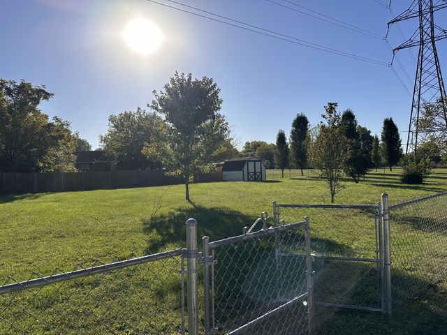 305 Welchwood Dr, Clarksville, TN 37040