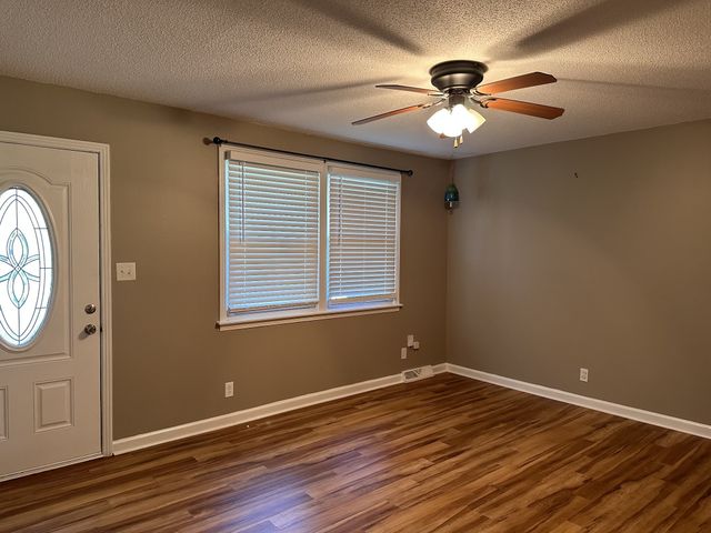 305 Welchwood Dr, Clarksville, TN 37040