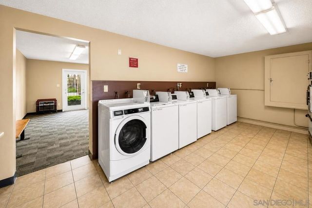 455 Ballantyne St 21, El Cajon, CA 92020