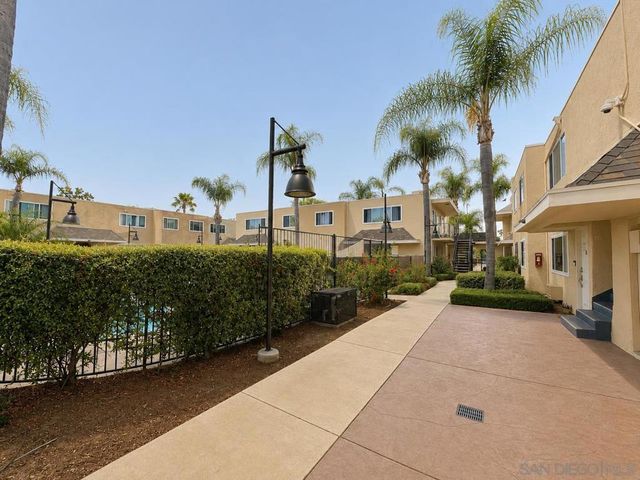 455 Ballantyne St 21, El Cajon, CA 92020