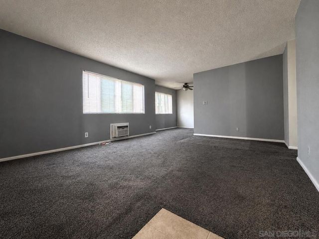 455 Ballantyne St 21, El Cajon, CA 92020