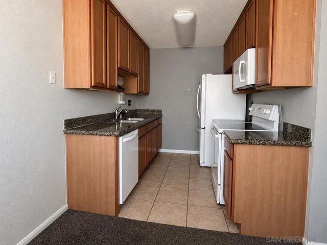 455 Ballantyne St 21, El Cajon, CA 92020