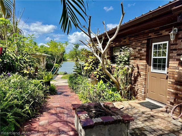 603 Lake Blue Drive, Lake Placid, FL 33852