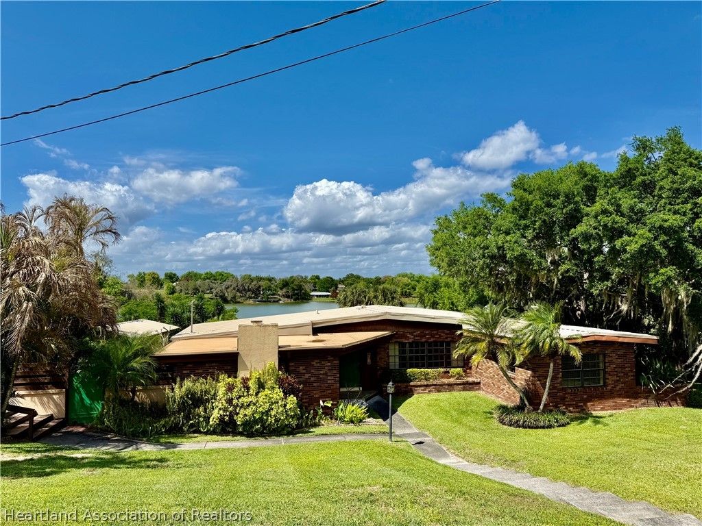 603 Lake Blue Drive, Lake Placid, FL 33852