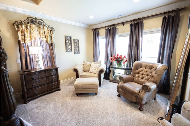 5401 S 44th Street, Rogers, AR 72758