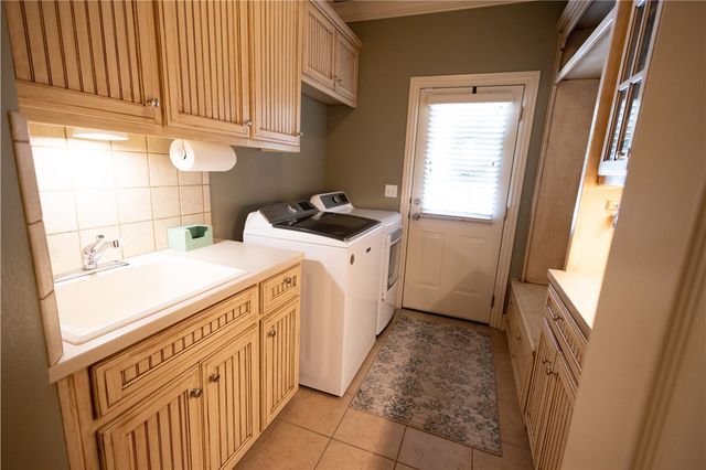 5401 S 44th Street, Rogers, AR 72758