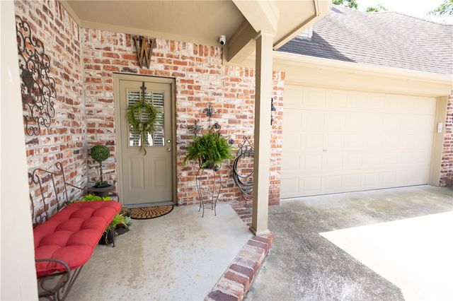 5401 S 44th Street, Rogers, AR 72758