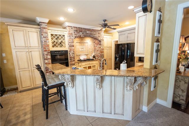 5401 S 44th Street, Rogers, AR 72758