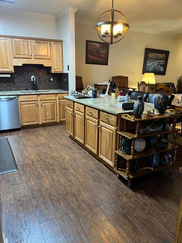 2710 Feather Garden CIR, Vinton, VA 24179