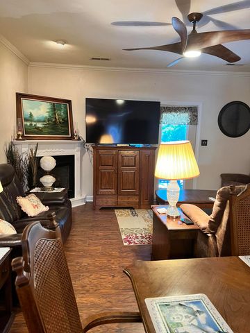 2710 Feather Garden CIR, Vinton, VA 24179