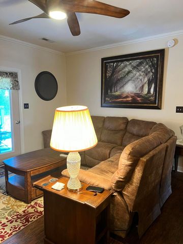 2710 Feather Garden CIR, Vinton, VA 24179