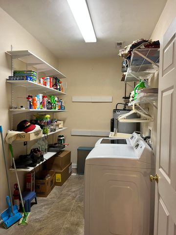 2710 Feather Garden CIR, Vinton, VA 24179