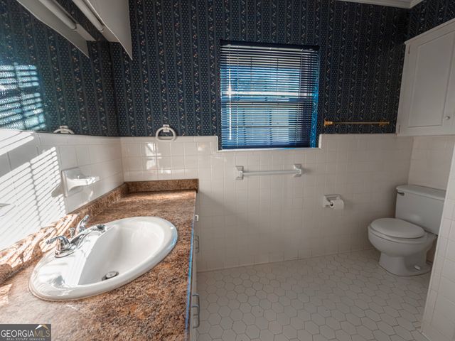 105 Edgewood Road, Glennville, GA 30427