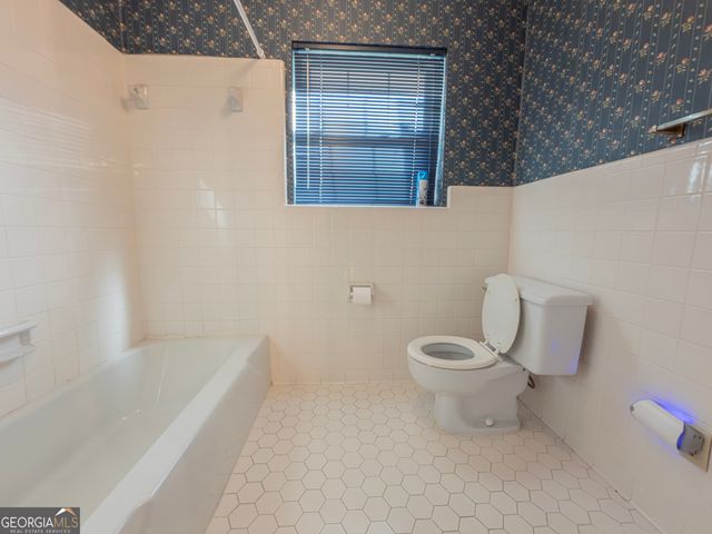 105 Edgewood Road, Glennville, GA 30427