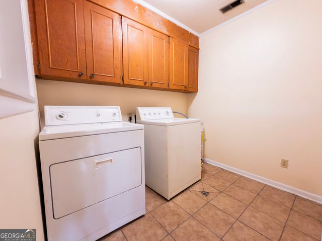 105 Edgewood Road, Glennville, GA 30427