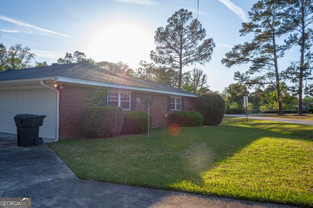 105 Edgewood Road, Glennville, GA 30427