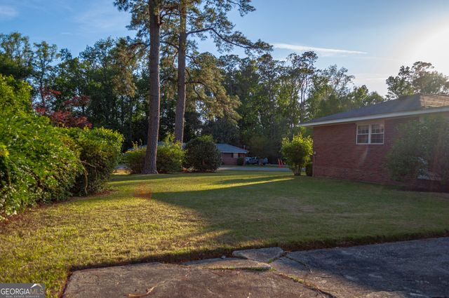 105 Edgewood Road, Glennville, GA 30427