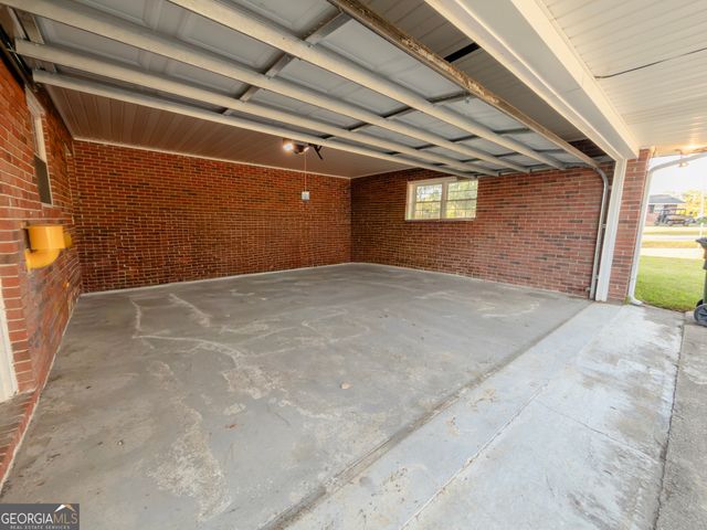 105 Edgewood Road, Glennville, GA 30427