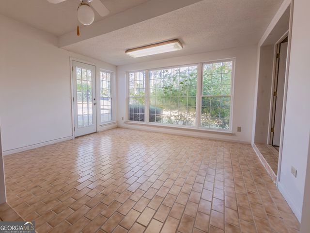 105 Edgewood Road, Glennville, GA 30427