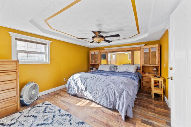 1033 Clayborne Rd, Louisville, KY 40214