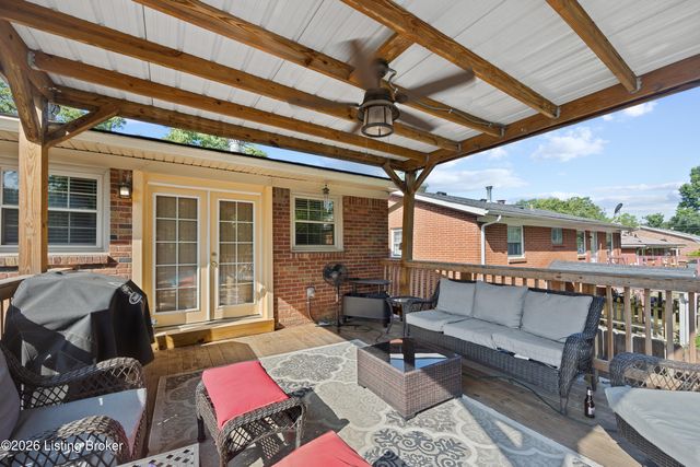 1033 Clayborne Rd, Louisville, KY 40214