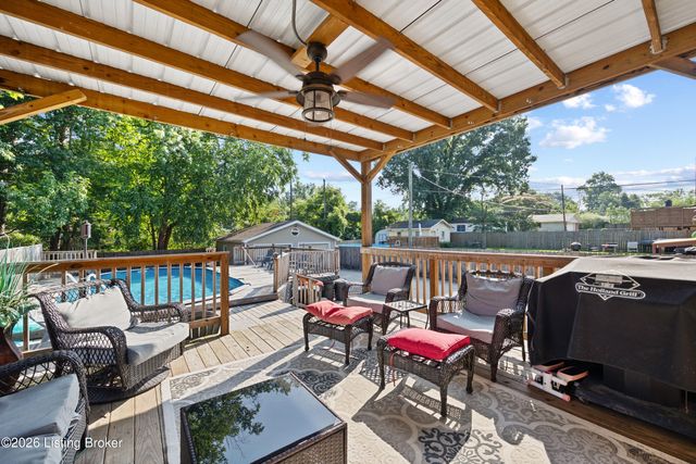 1033 Clayborne Rd, Louisville, KY 40214