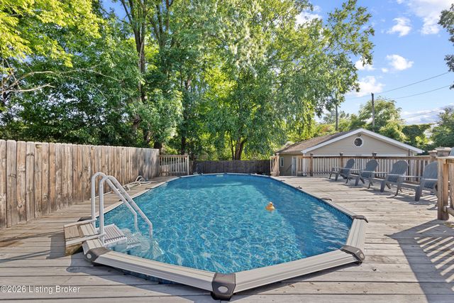 1033 Clayborne Rd, Louisville, KY 40214