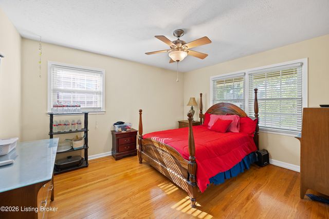 1033 Clayborne Rd, Louisville, KY 40214