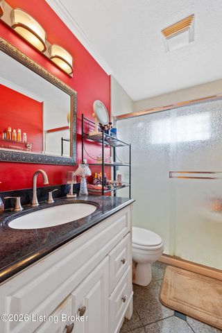 1033 Clayborne Rd, Louisville, KY 40214