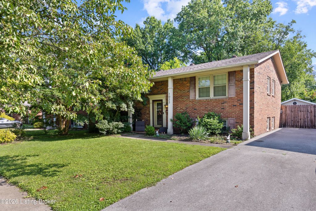 1033 Clayborne Rd, Louisville, KY 40214